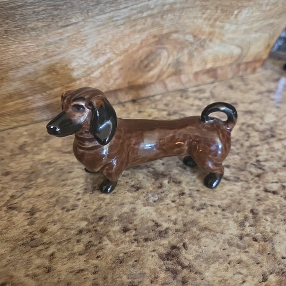 Other - VINTAGE SHORT-TAILED DOXIE DACHSHUND Weiner Dog PORCELAIN DOG FIGURINE - JAPAN